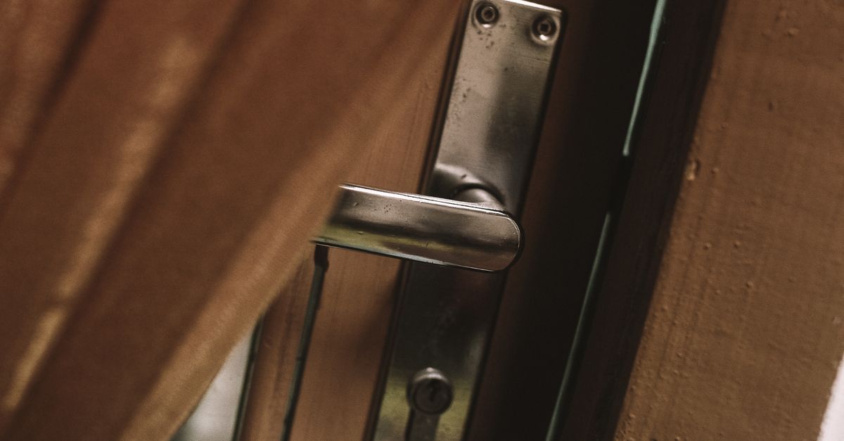front door lock key — Bound Brook NJ Locksmith