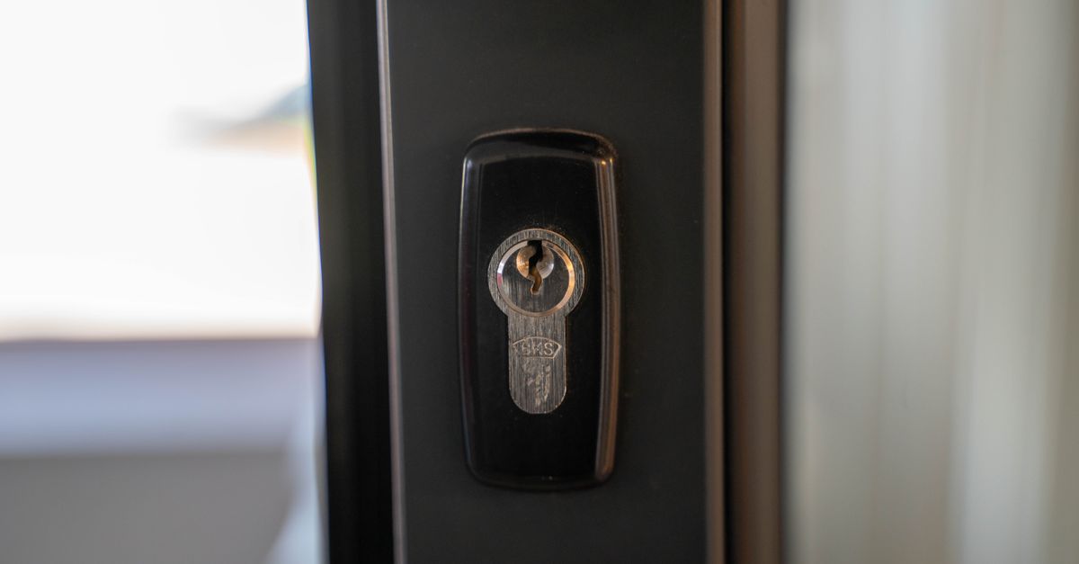 locksmith service technician — Bound Brook NJ Locksmith